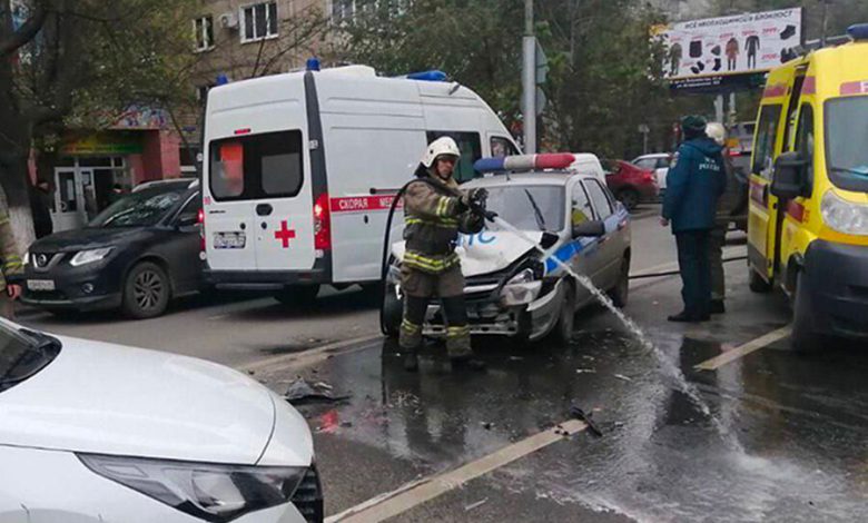 Фото - В Саратове водитель попал в больницу после аварии с машиной ДПС